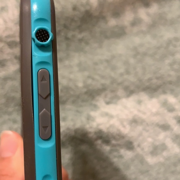 It’s a iPhone case that works for the iPhone 7 Plus and the 8 plus - Picture 7 of 7